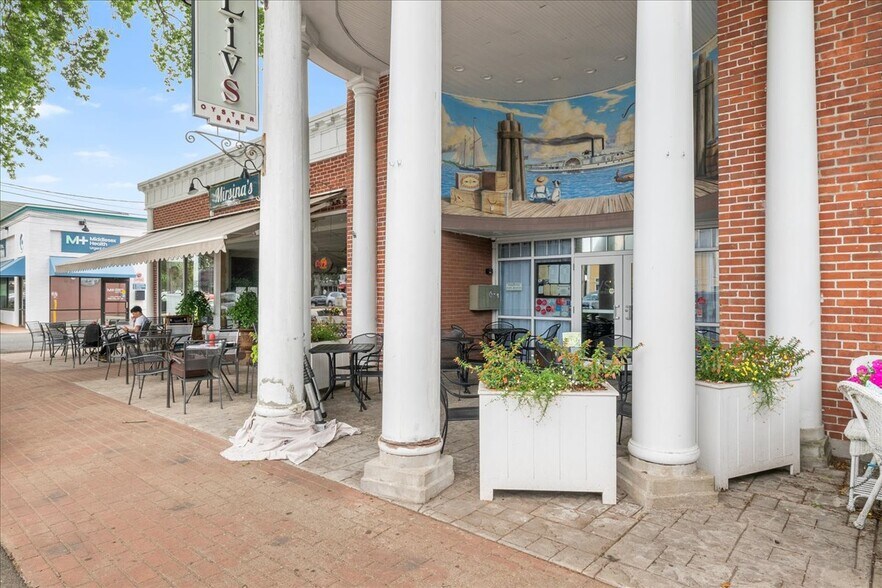 More Photos Of 162-170 Main St, Old Saybrook Storefront Retail Office For Lease