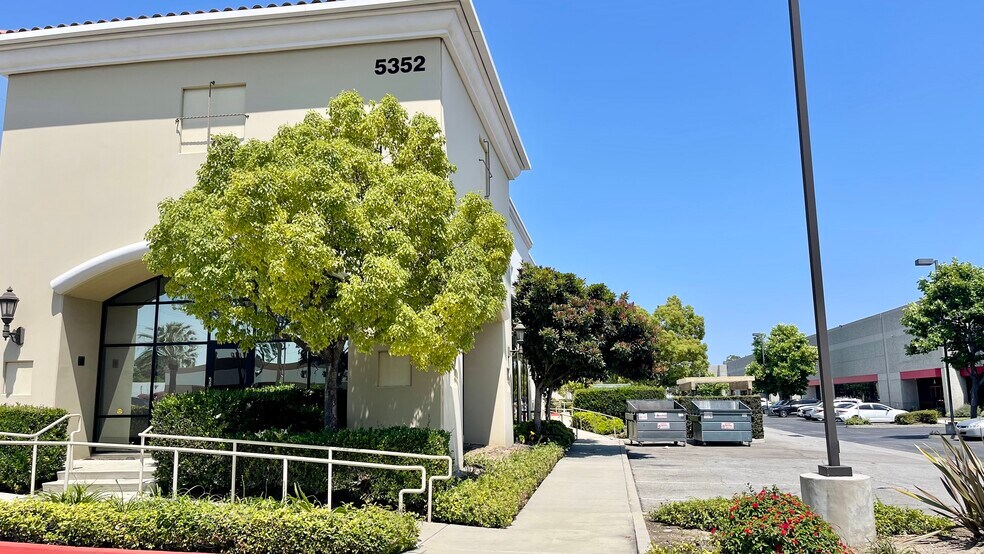 More Photos Of 5352 Irwindale Ave, Irwindale Showroom For Sale