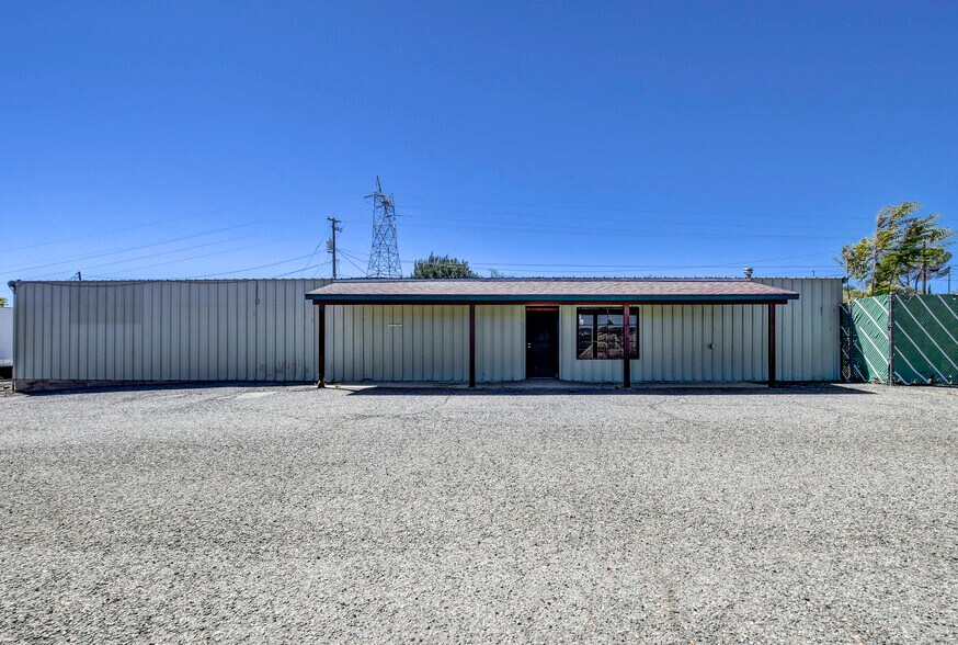 More Photos Of 10650 S Highway 69, Mayer Industrial For Lease