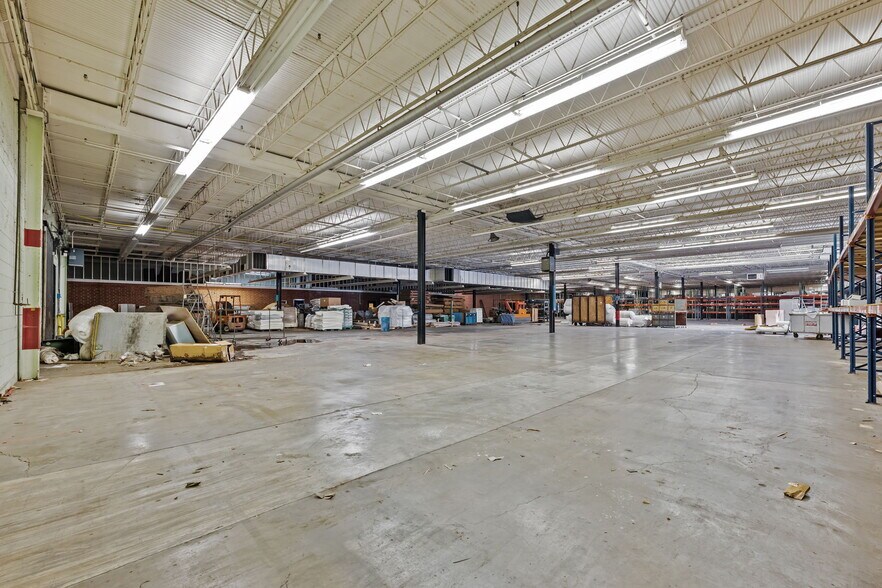 More Photos Of 1000 E Butler Ave, Liberty Manufacturing For Sale