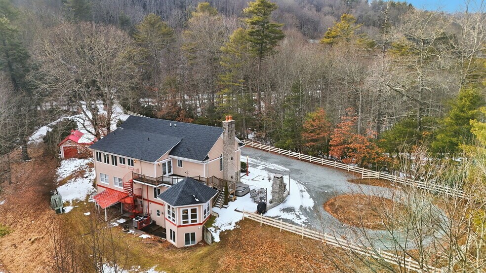 More Photos Of 1644 Broadstone Rd, Banner Elk General Retail For Sale