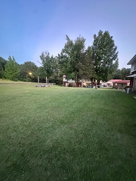 More Photos Of 1500 N Archusa Ave, Quitman Apartments For Sale