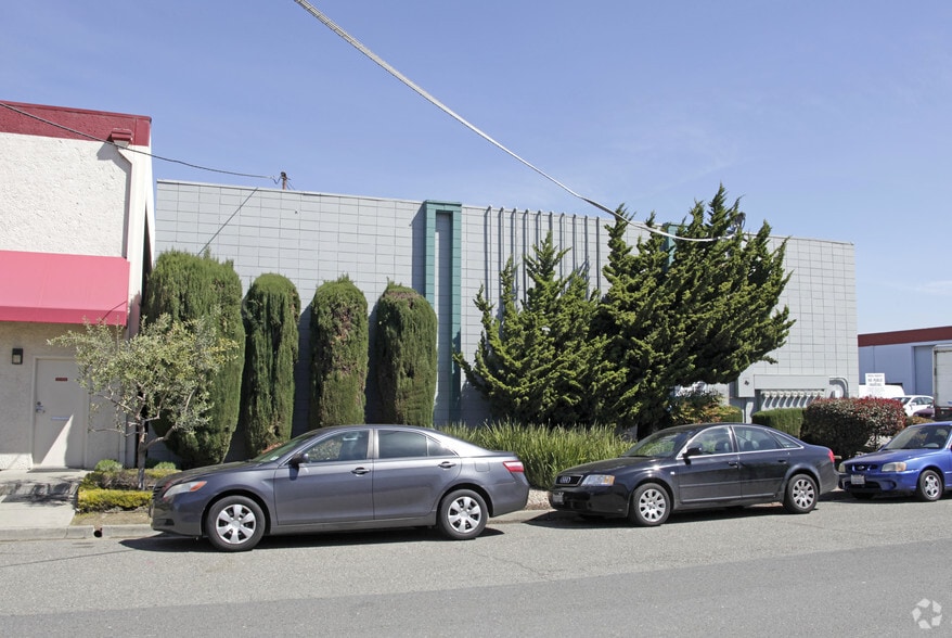 More Photos Of 2317-2335 American Ave, Hayward Warehouse For Lease