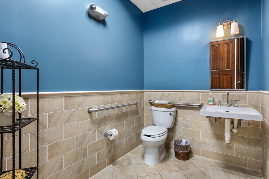 More Photos Of 11811 US Highway 1, North Palm Beach General Retail For Lease