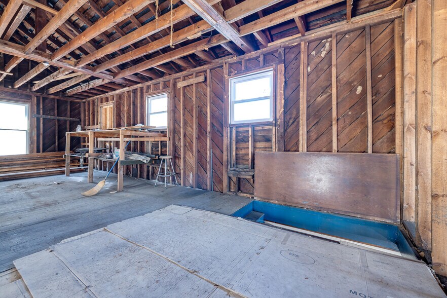 More Photos Of 164 Orchard dr, Timberville Light Distribution For Sale