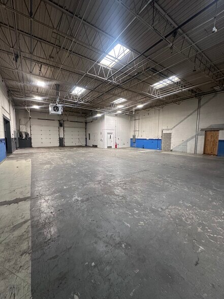 More Photos Of 2468-2470 Industrial Row Dr, Troy Warehouse For Lease