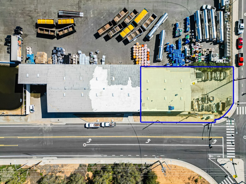 More Photos Of 411 Veile Ave, Beaumont Warehouse For Lease