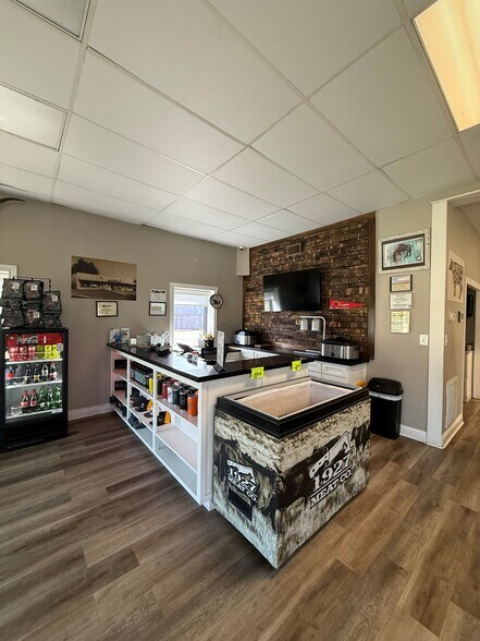 More Photos Of 3520 Nederland Ave, Nederland Restaurant For Sale
