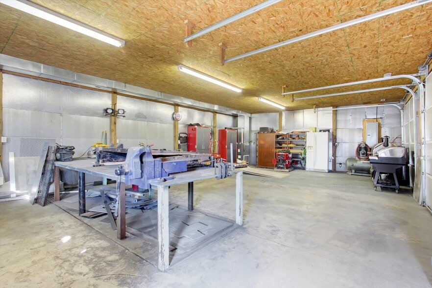 More Photos Of 276 Kingsdale Rd, Littlestown Auto Repair For Sale