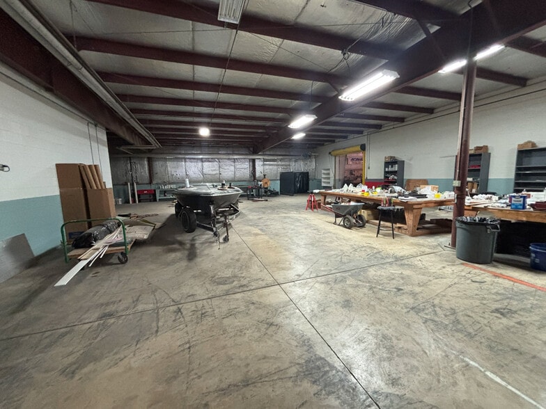 More Photos Of 1805-1811 Sawmill Pky, Huron Warehouse For Sale
