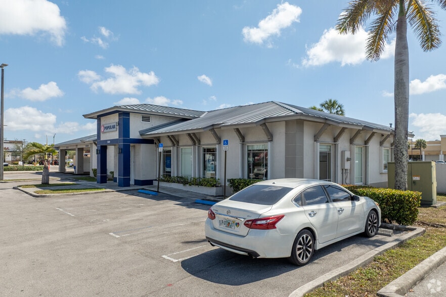 More Photos Of 1700 W 49th St, Hialeah Unknown For Lease