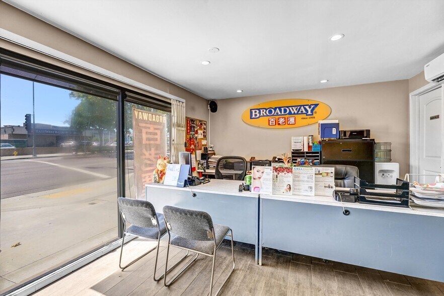 More Photos Of 5604-5608 Rosemead Blvd, Temple City Storefront Retail Residential For Lease