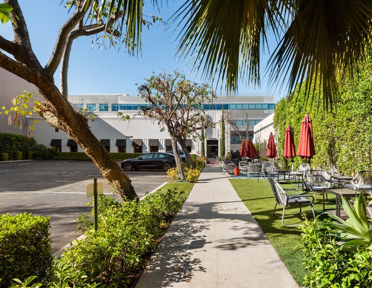 Primary Photo Of 9247 Alden Dr, Beverly Hills Office For Lease