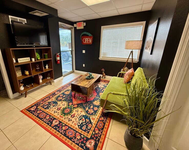 More Photos Of 2044 E Orange Avenue, Eustis Office For Lease