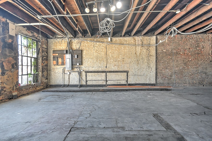 More Photos Of 531 State St, Bristol Storefront Retail Office For Sale