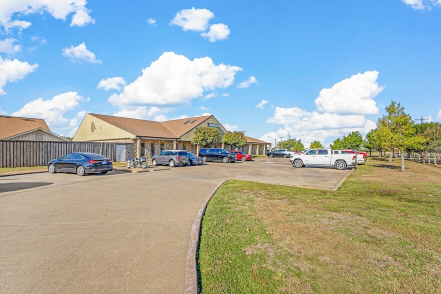 More Photos Of 2890 S Goliad St, Rockwall Industrial For Sale