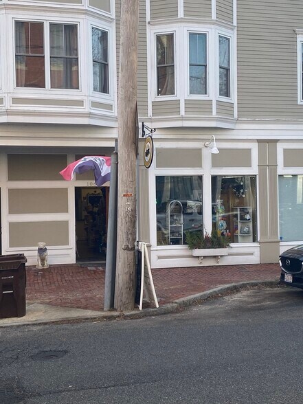 More Photos Of 104 Main St, Amesbury Storefront Retail Residential For Sale