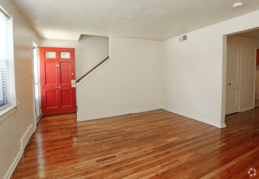 More Photos Of 35 Woodland Dr, Hartford Apartments For Sale