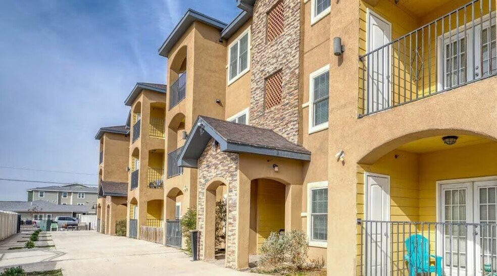 Primary Photo Of 2212 Stafford Blvd, Pecos Apartments For Sale