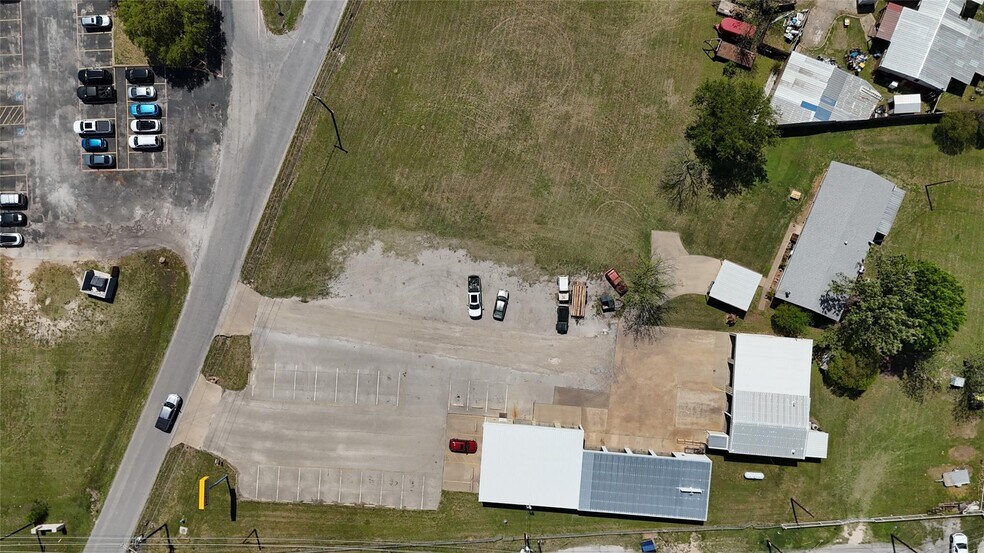 More Photos Of 200 Mustang Trail Trl, Granbury Industrial For Sale