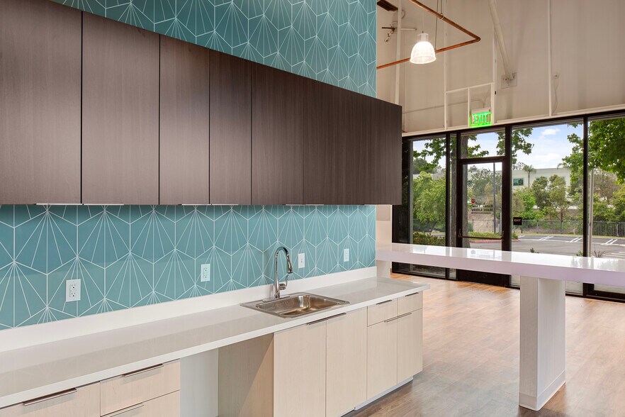 More Photos Of 2641 La Mirada Dr, Vista Manufacturing For Sale