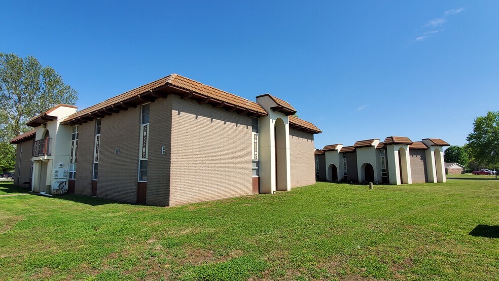 More Photos Of 1428 S Little Ave, Cushing Apartments For Sale