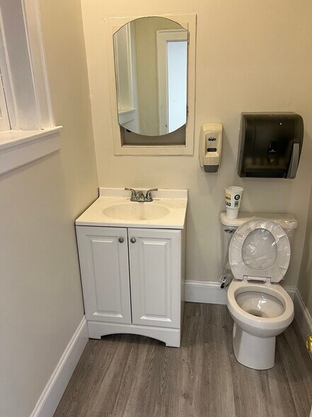 More Photos Of 6431-6433 N California Ave, Chicago Apartments For Lease