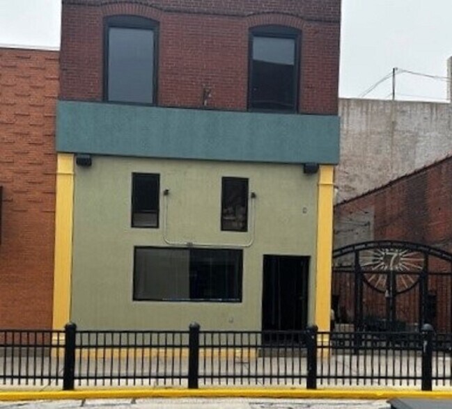 More Photos Of 7 S High St, Belleville General Retail For Sale