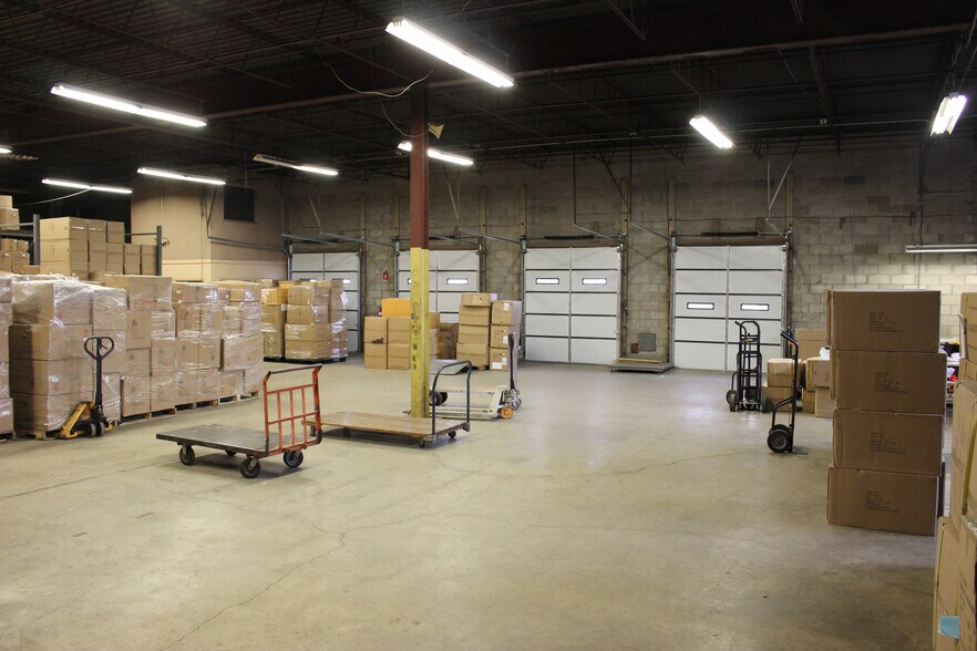 More Photos Of 99 S Newman St, Hackensack Warehouse For Lease