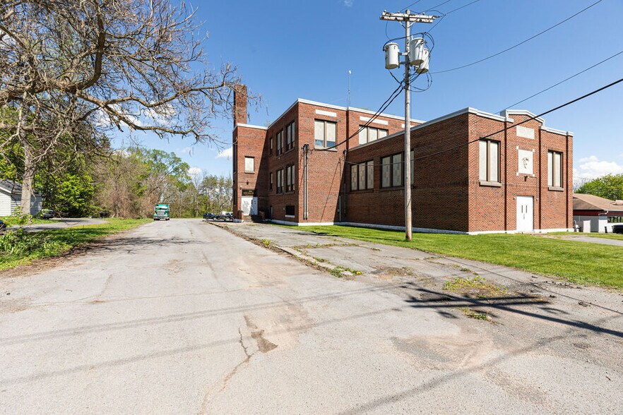 More Photos Of 642 S Main St, Central Square Office Residential For Lease