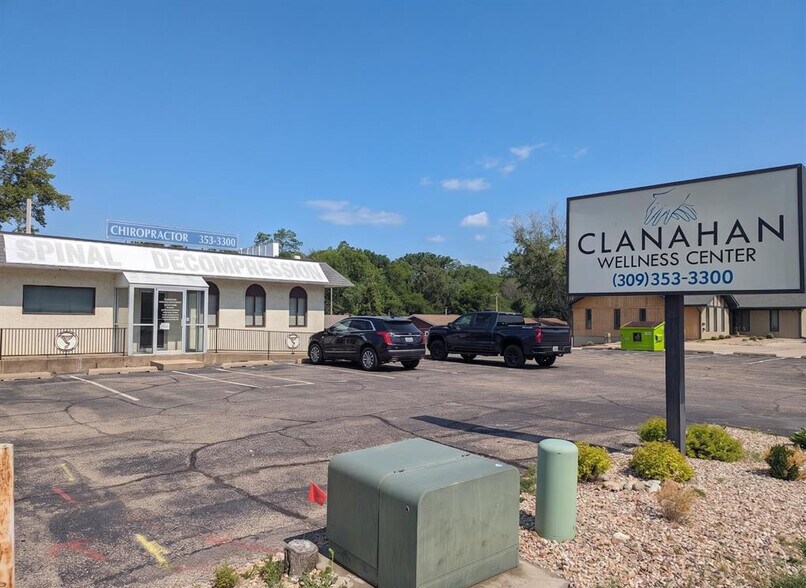 Primary Photo Of 105 N Parkway Dr, Pekin Office For Lease