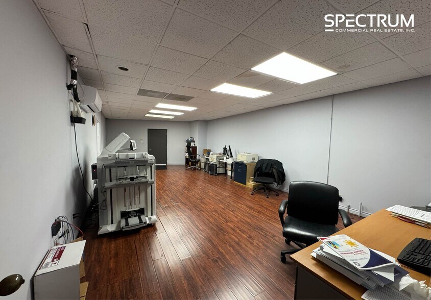 More Photos Of 525 W Windsor Rd, Glendale Manufacturing For Sale