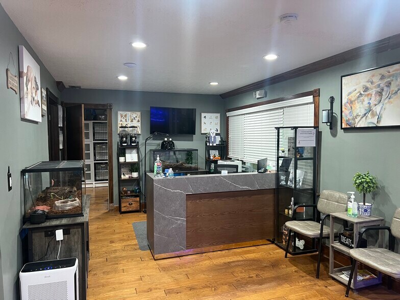 More Photos Of 124 Nevel Rd, Lutz Veterinarian Kennel For Sale