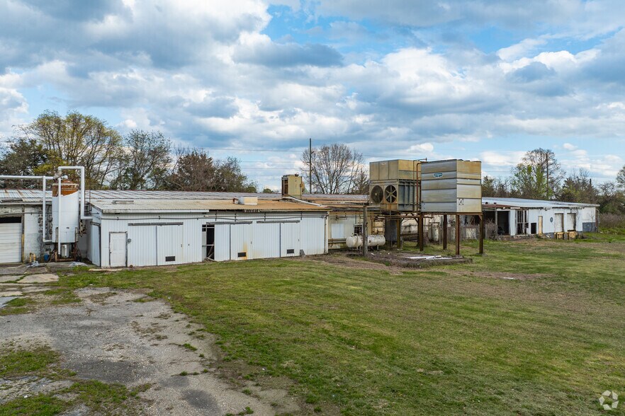More Photos Of 204 Southern Blvd, Wyoming Warehouse For Sale