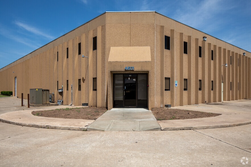 More Photos Of 4601 SW 36th St, Oklahoma City Warehouse For Lease