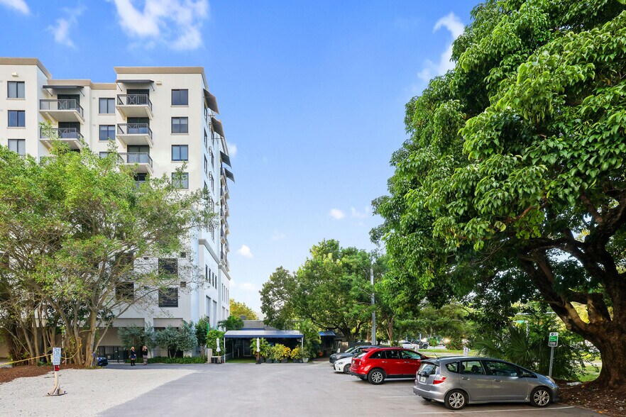 More Photos Of 4019 S Le Jeune Rd, Coral Gables Restaurant For Sale