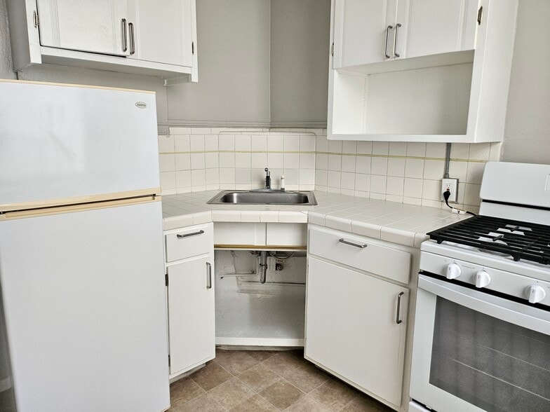 More Photos Of 700 Broadway, San Francisco Apartments For Sale