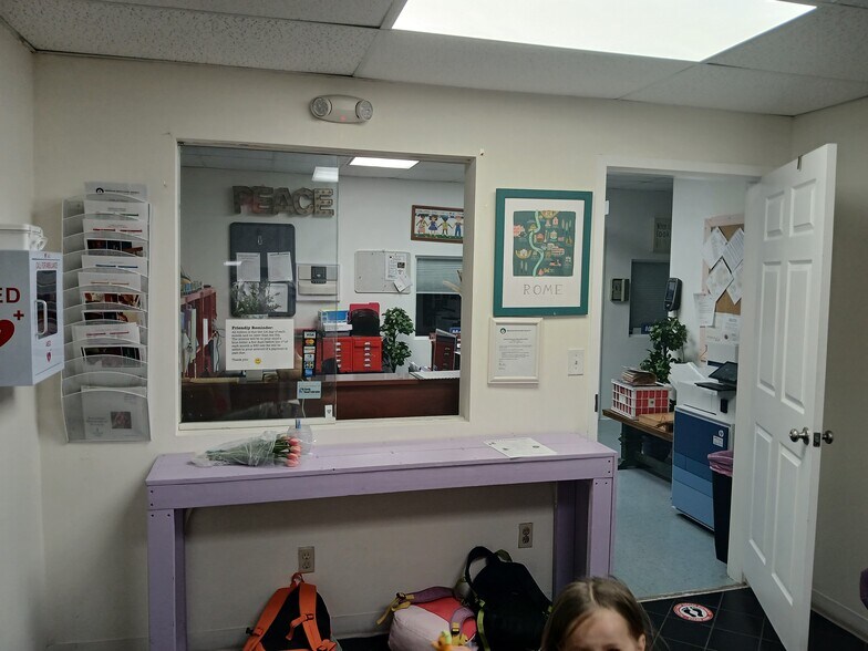 More Photos Of 6067 Hollywood Blvd, Hollywood Office For Sale