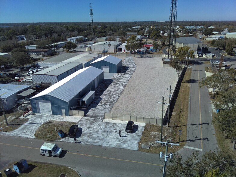 More Photos Of 120 Pinckney St, Oldsmar Warehouse For Lease