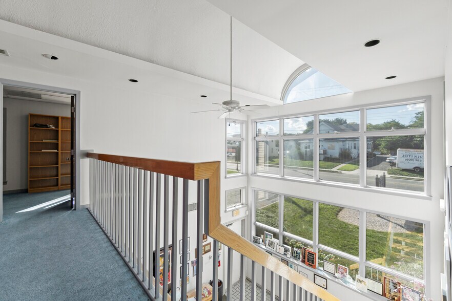 More Photos Of 410 S Main St, Pleasantville Office For Sale