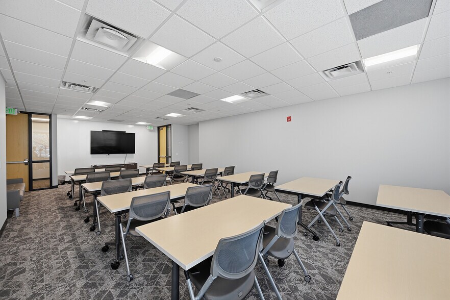 More Photos Of 630 Plaza Dr, Highlands Ranch Unknown For Lease