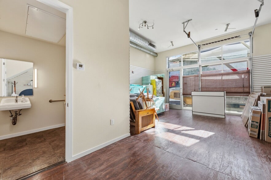 More Photos Of 133 The Promenade N, Long Beach Multifamily For Sale