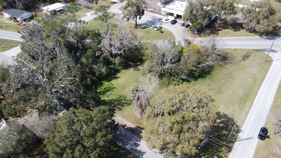 More Photos Of 5810-5840 SE Abshier Blvd, Belleview Storefront For Sale