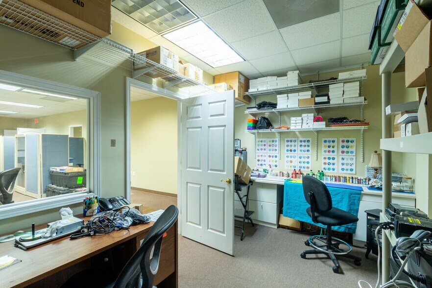 More Photos Of 94 E Crogan St, Lawrenceville Office For Lease