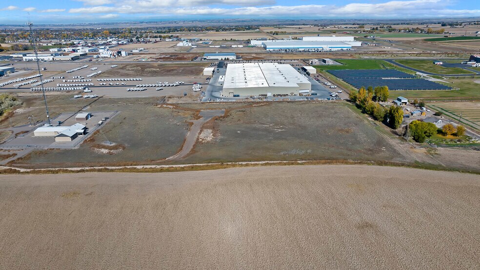 More Photos Of 3750 3250 E, Kimberly Land For Lease