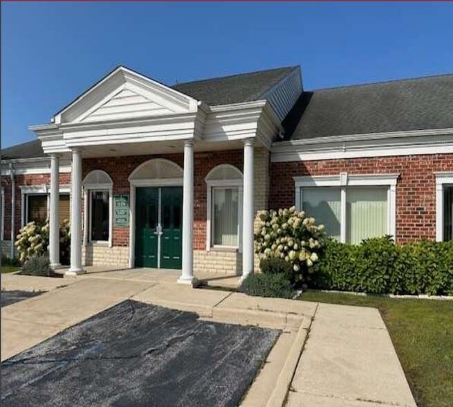 More Photos Of 11376 Broadway, Crown Point Office For Lease