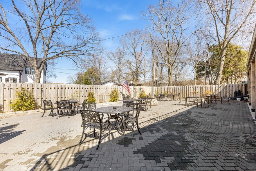 More Photos Of 316 N Main St, Columbia Storefront Retail Office For Sale