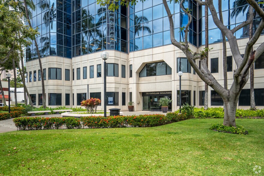 More Photos Of 711 Kapiolani Blvd, Honolulu Office For Lease