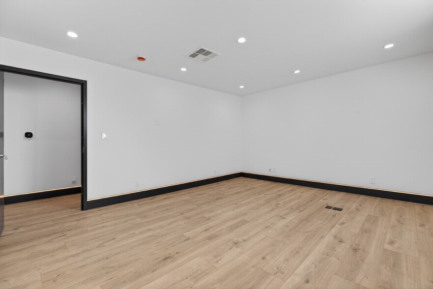 More Photos Of 703 S Main St, Burbank Food Processing For Sale