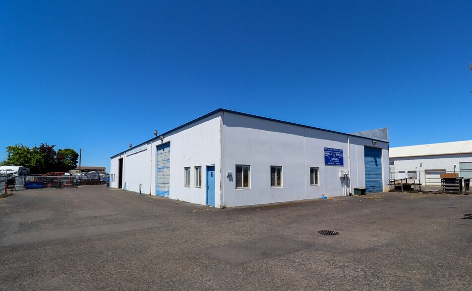 More Photos Of 60 Grimes St, Eugene Manufacturing For Sale